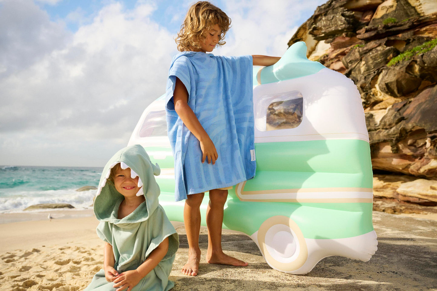 SUNNYLiFE Inflatable Luxe Lie-On Campervan